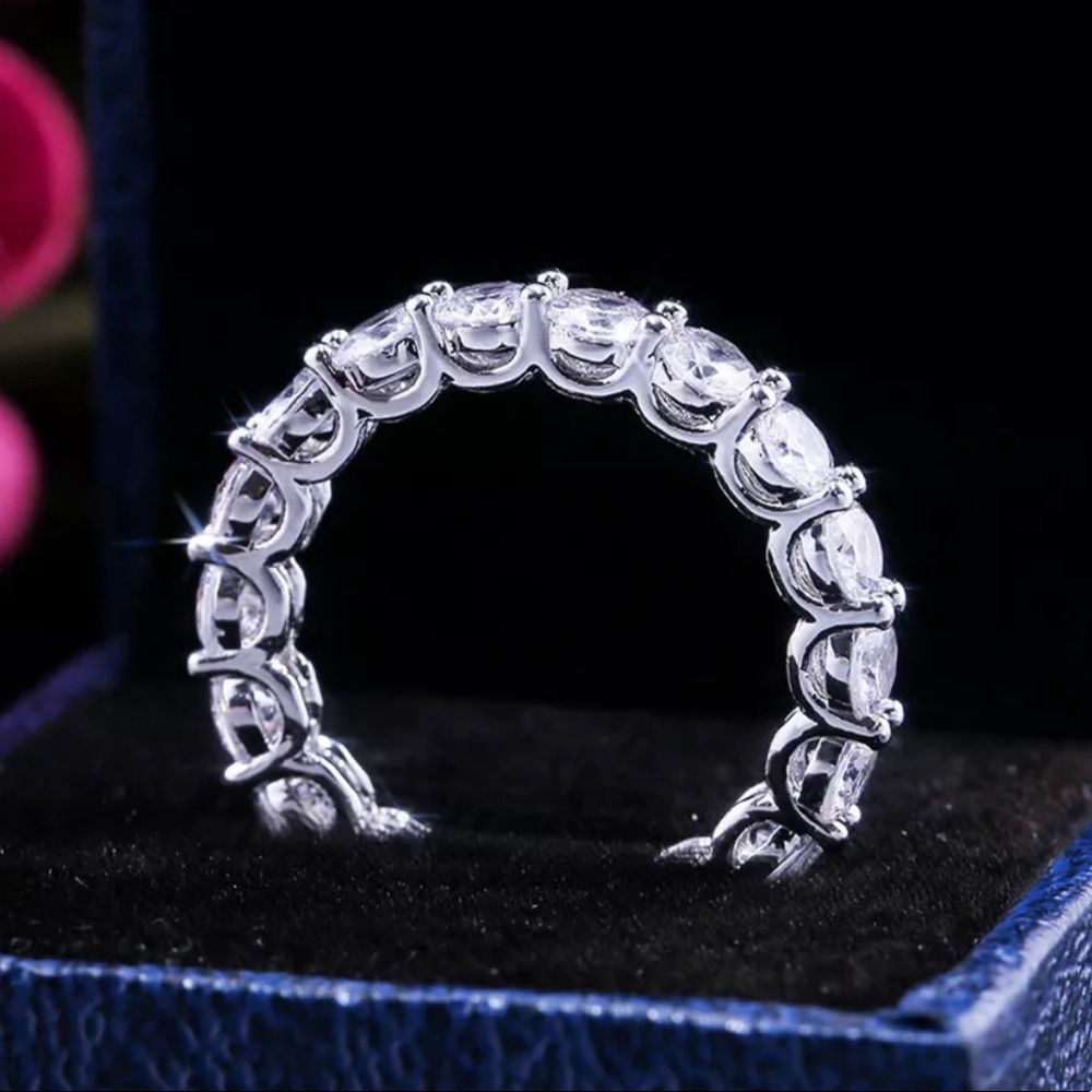 COPY - NEW💍DIAMOND 925 STERLING SILVER ENGAGEMENT RING, CUTE RING, SHINY RING. - Picture 2 of 6